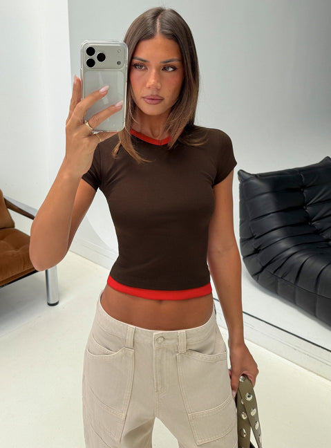 Journee High V Spliced Tee Schokobraun / Rot