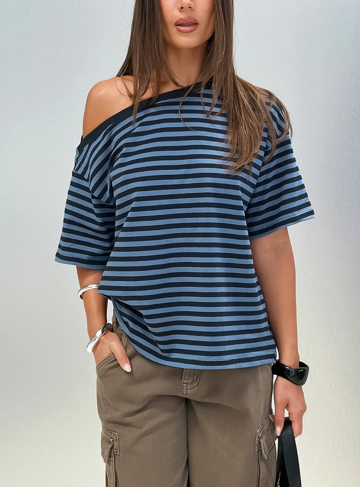 Settle Down One Shoulder Oberteil blaue Streifen