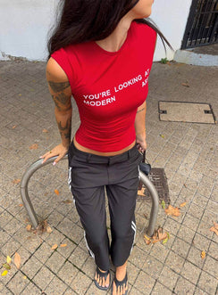 Modern Art mit Motivprint Baby T-Shirt Rot