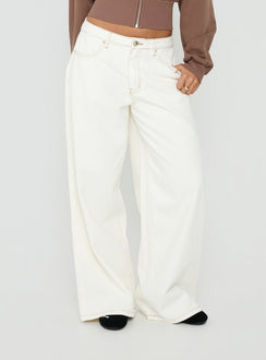Naylor Mid Rise Wide Leg Jeans Creme