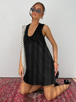 Eberta gerafftes Babydoll-Minikleid Schwarz