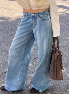 Ramos Low Rise Jeans in Hellblau