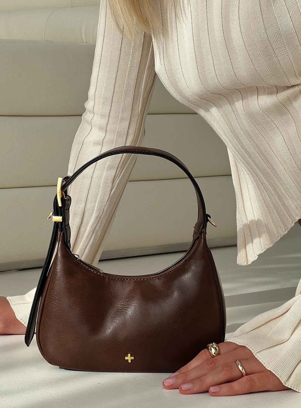 Gigi Schultertasche Schokobraun