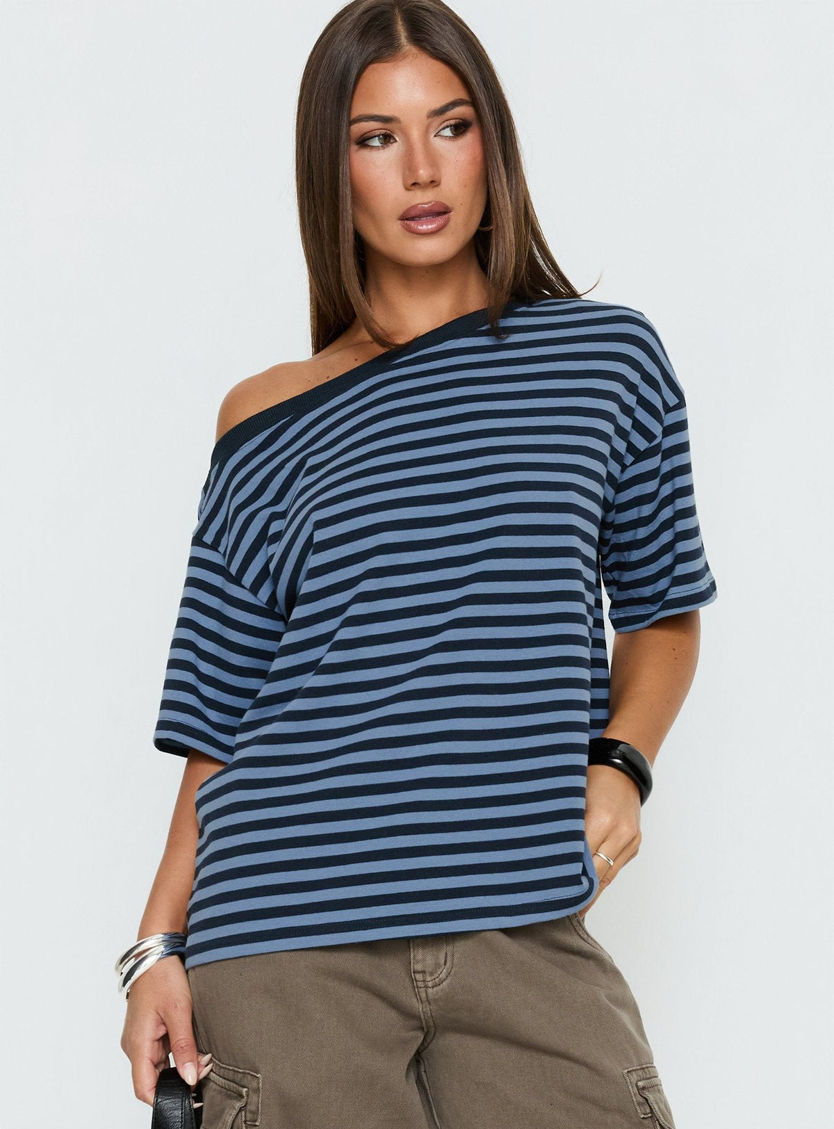 Settle Down One Shoulder Oberteil blaue Streifen
