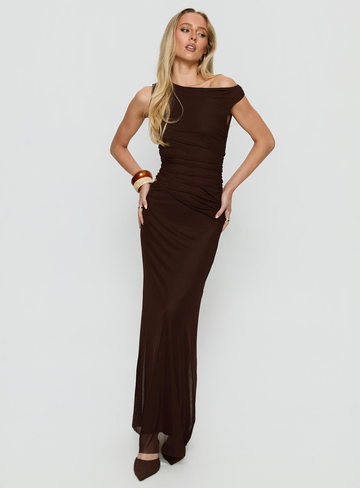 Krystyna Off-Shoulder Maxikleid mit Raffung Schokobraun