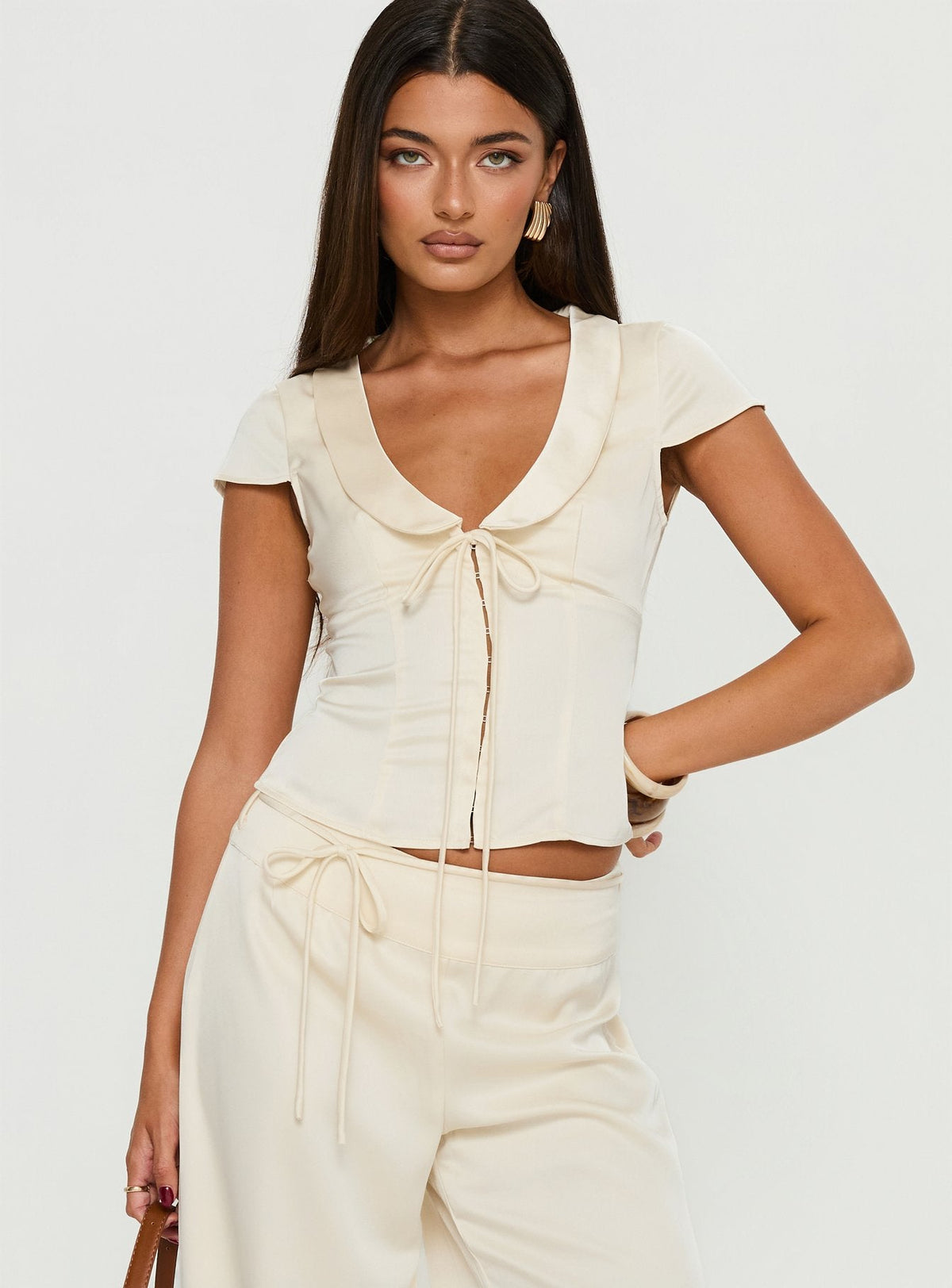 Aubrette Satin-Kragenoberteil Creme