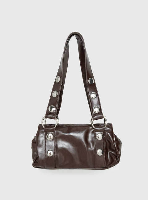 Amarra Umhängetasche aus genietetem Kunstleder Washed Brown