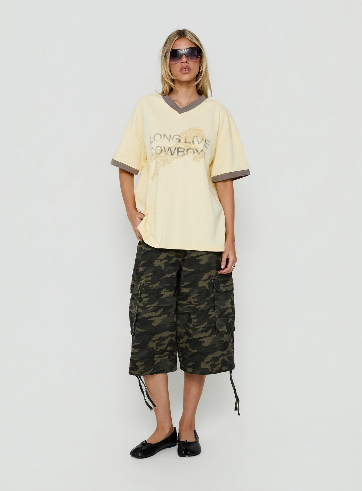 Lang lebe Cowboys V-Ausschnitt-T-Shirt Butter