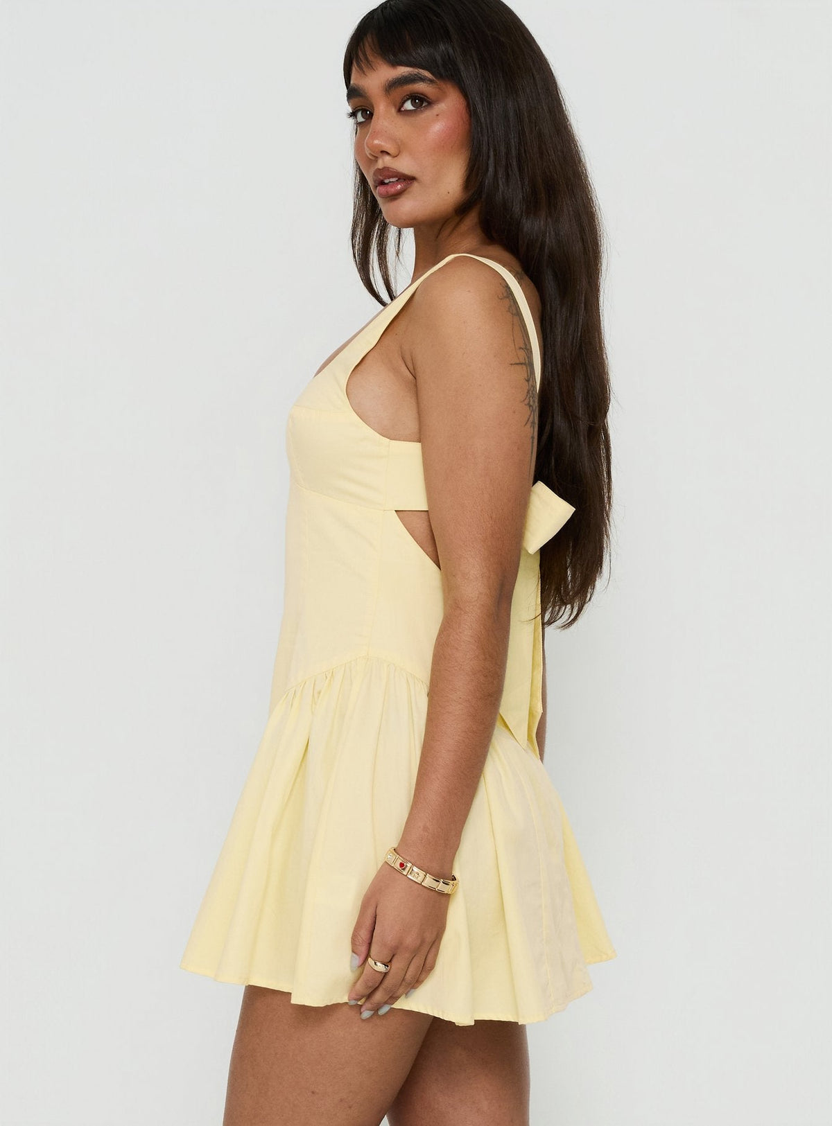 Lelouise Minikleid mit Bindebändern Buttergelb