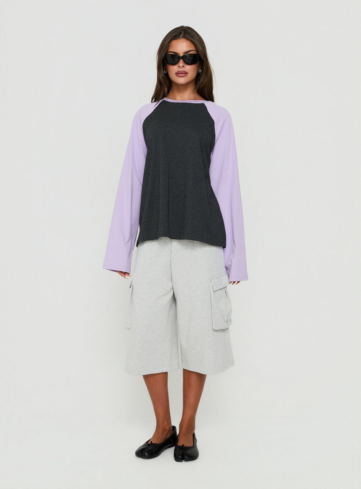 Settle Down Langarm-Raglan-Top Lila / Dunkelgrau