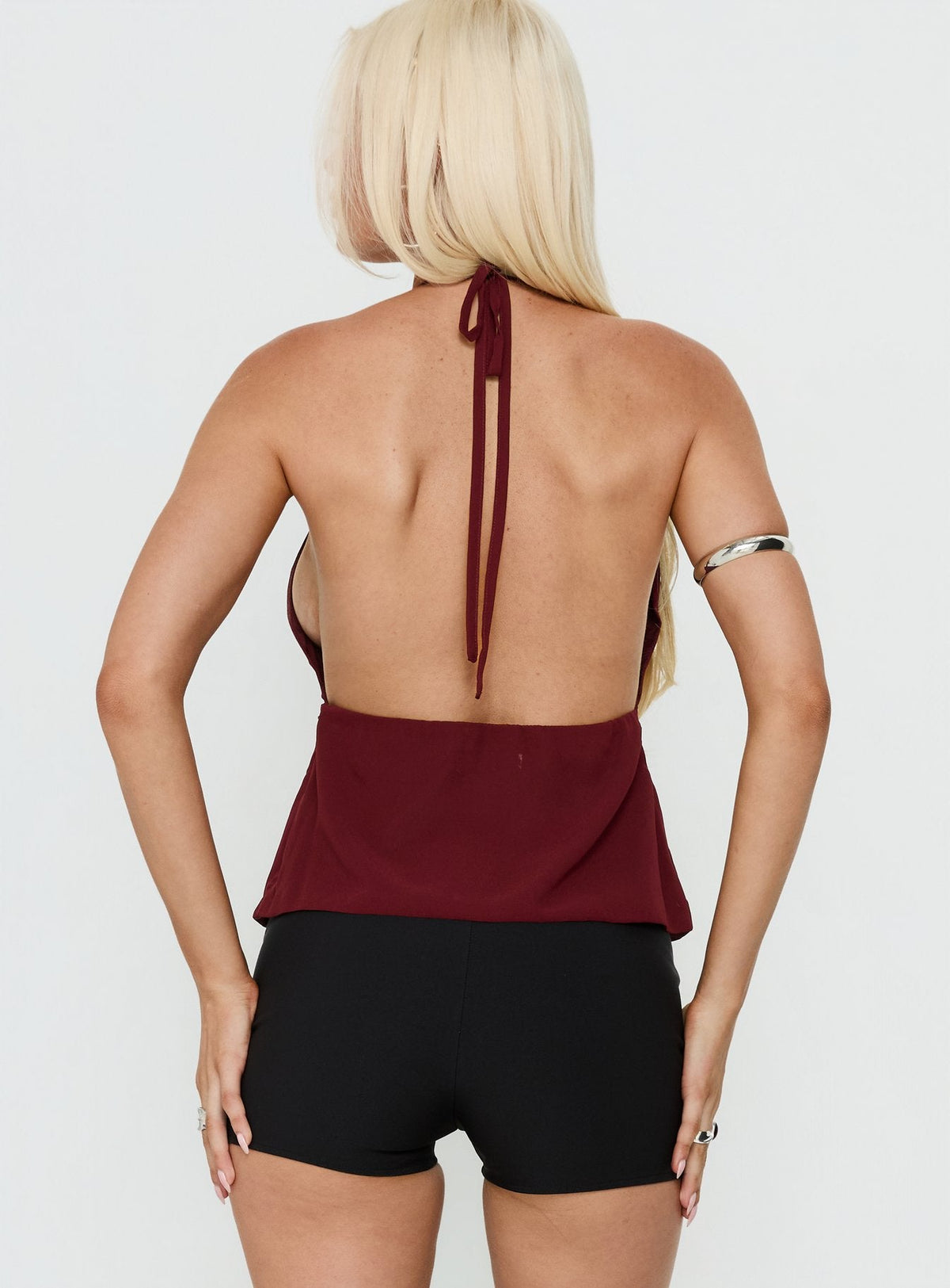 Tekapo V-Neck-Oberteil mit Nieten, Bordeaux