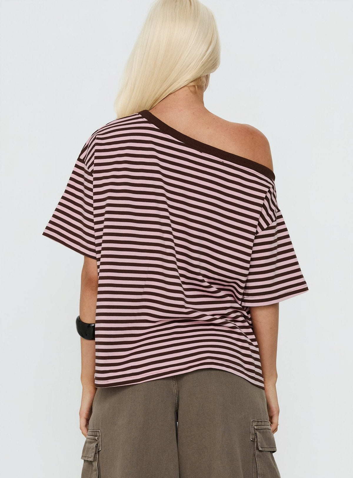 Settle Down One-Shoulder-Top Rosa/Schoko gestreift