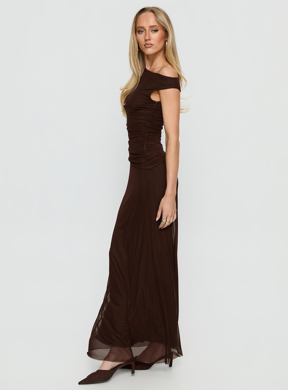 Krystyna Off-Shoulder Maxikleid mit Raffung Schokobraun