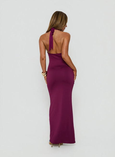Erene gerafftes Neckholder Maxikleid Berry
