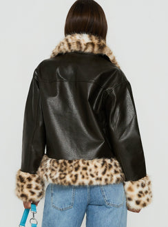 Stevvie Jacke mit Kunstpelzbesatz Schwarz / Leopard