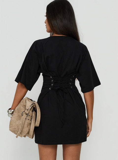 Enzia Raglan-Minikleid zum Schnüren, Schwarz