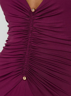 Erene gerafftes Neckholder Maxikleid Berry