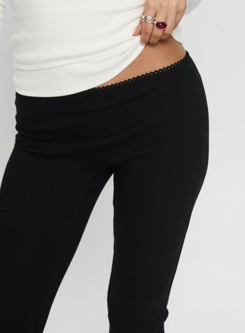 Baseline Ripp-Caprihose Schwarz Petite