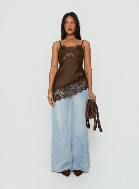 Cleosa asymmetrisches Satin-Top mit Spitzenbesatz, Schokobraun