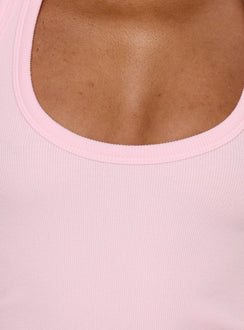 Baseline Scoop Halter Rippen-Top Rosa