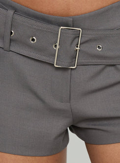 Zaera Asymmetrischer Gürtel Maßgeschneiderte Mini-Shorts Anthrazit