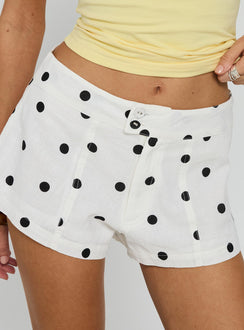 Appreciation Maßgeschneiderte Mini-Shorts Weiß Gepunktet
