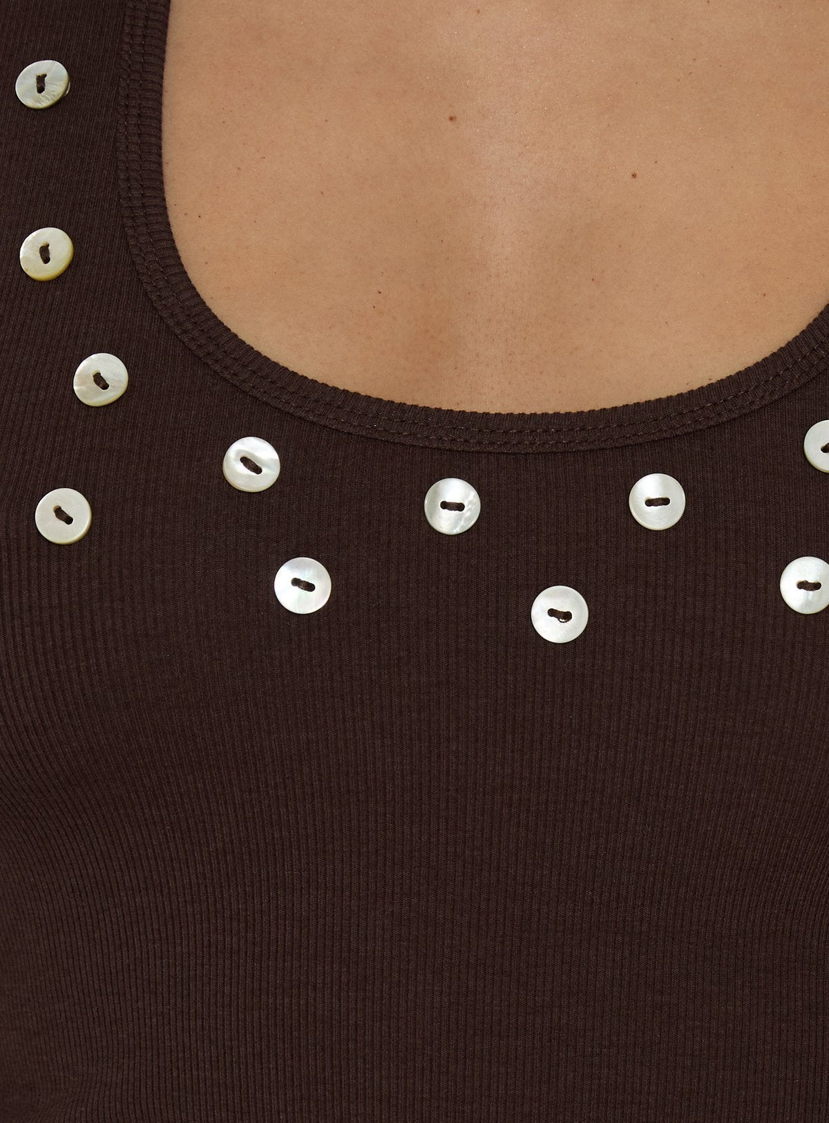 Renara Halter-Rippstrick-Oberteil mit Knöpfen, Braun