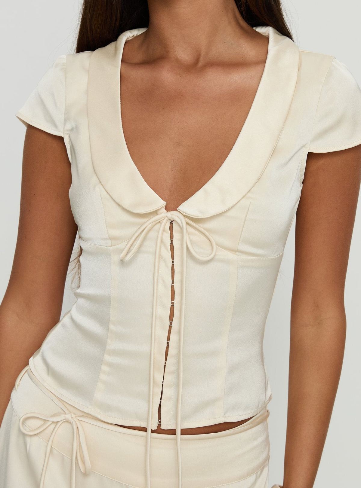 Aubrette Satin-Kragenoberteil Creme