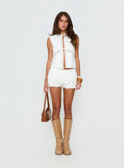 Better Days Bloomer Micro Shorts Weiß