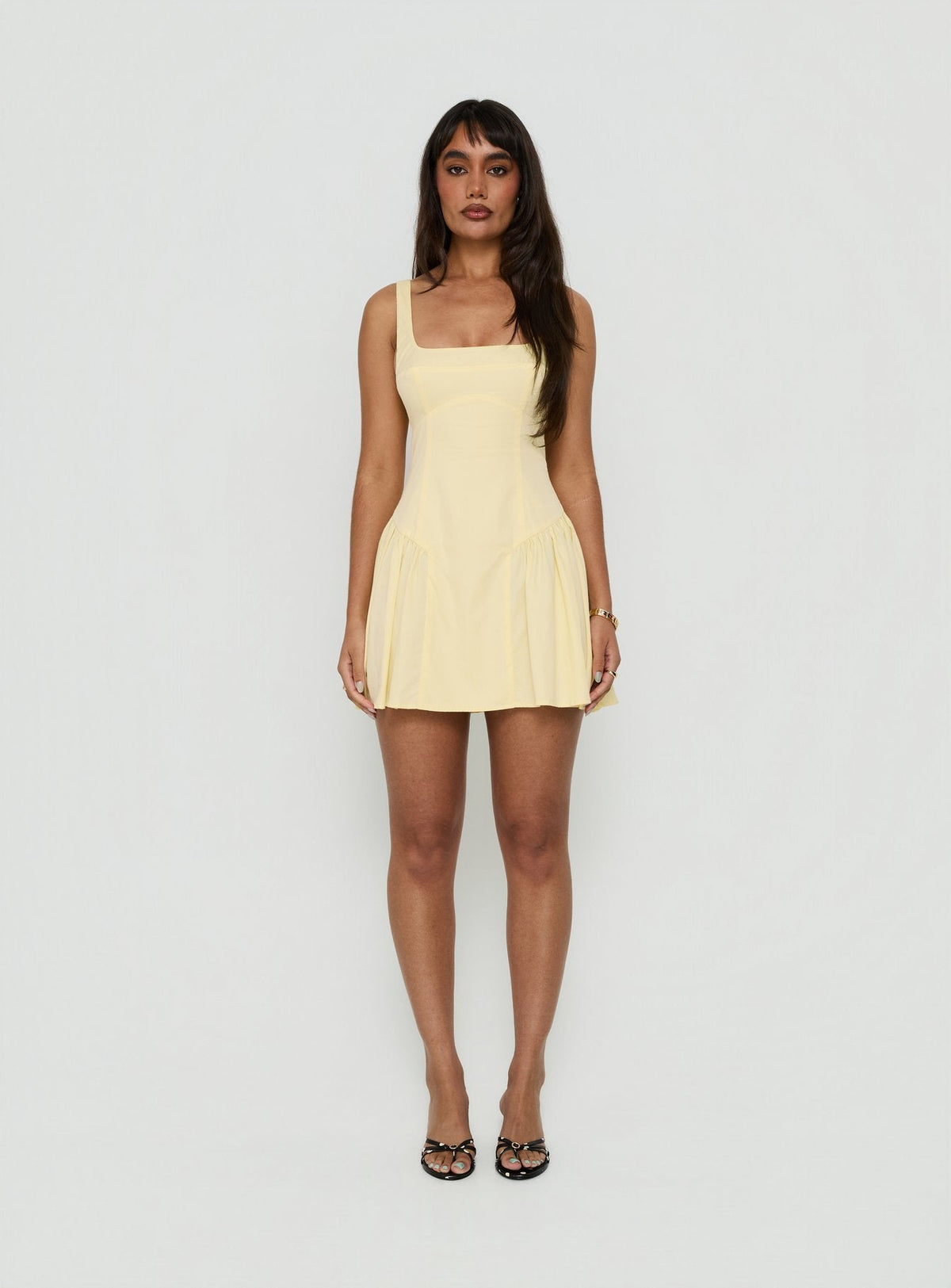 Lelouise Minikleid mit Bindebändern Buttergelb
