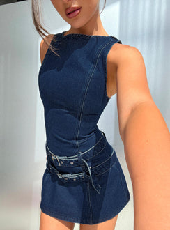Kainer Denim-Minikleid mit Schnalle, dunkelblaue Waschung