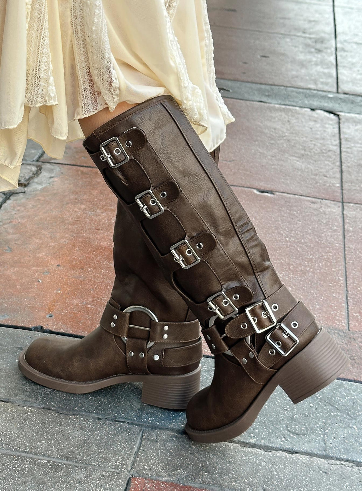 Buckle-Down Stiefel Braun