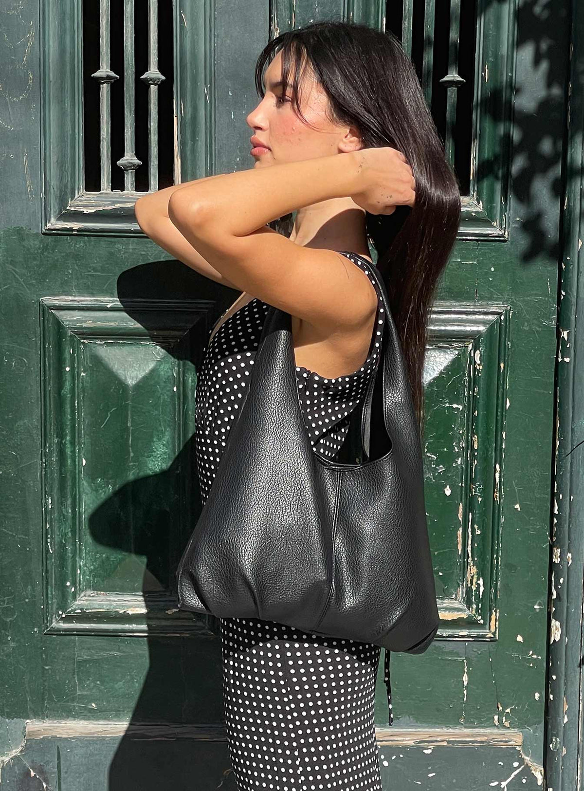 Zenia Schultertasche Schwarz